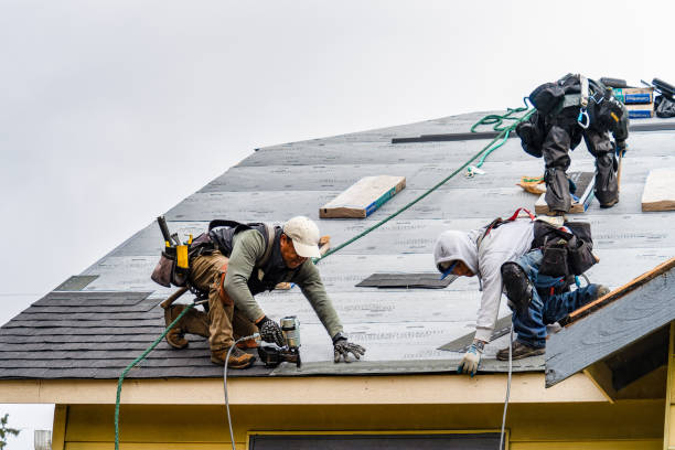 Professional Roofing technician working in Thompsonville, CT